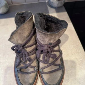Inuikii skor - Säljer dessa skor som inte kommer till användning mer.