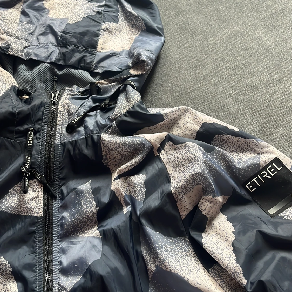 Mönstrad vindjacka från Etirel - 93