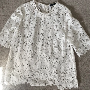 Blus - Jättefint skick, kan tänka mig gå ner i pris vid snabb affär.