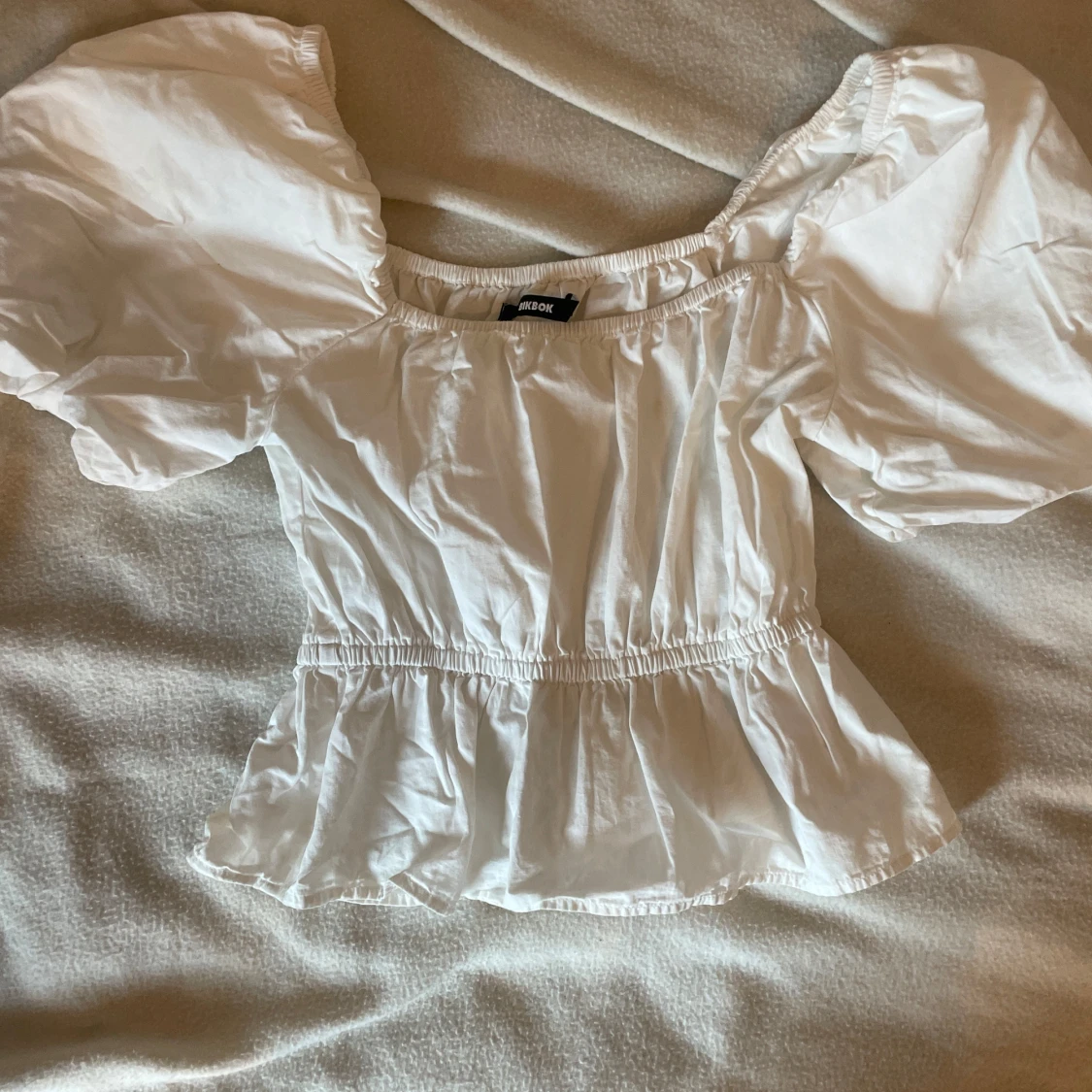 Vit blus från BikBok - 1