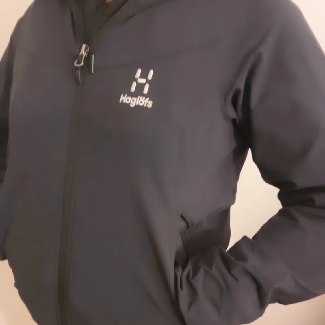 Svart vindjacka från Haglöfs - 2