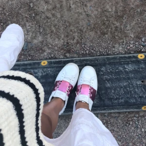 Valentino skor - Jätte söta rosa Valentino sneakers💕💞💓tar emot prisförslag💞