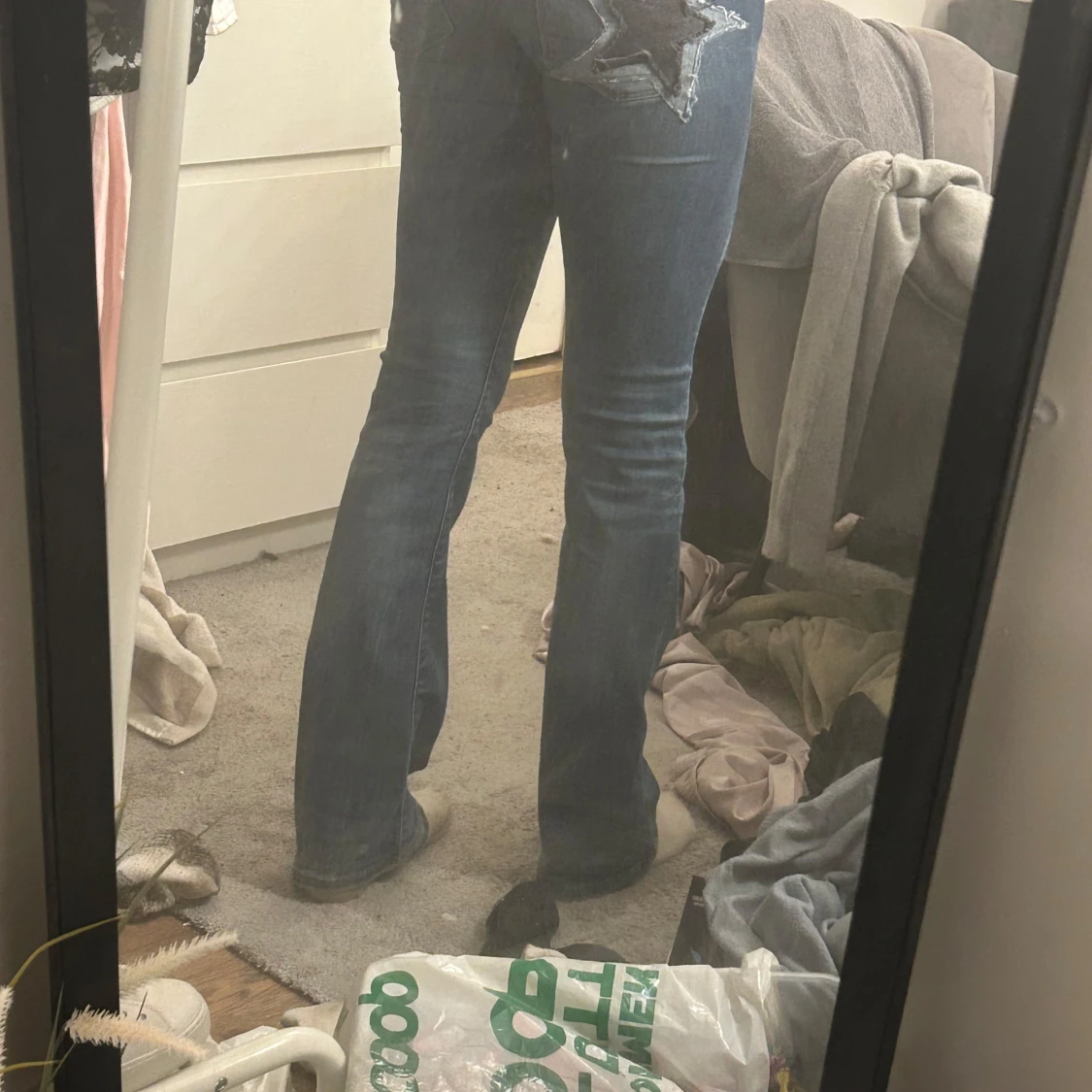 Blå jeans med stjärndetalj - 4