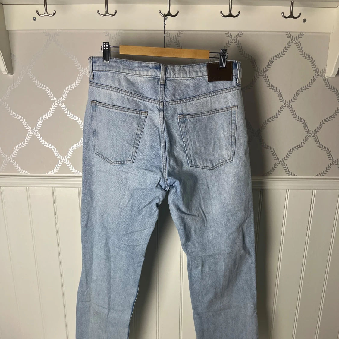 Ljusblå jeansbyxor - 2