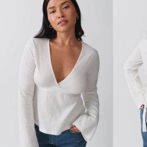 vit topp - jättefin och gullig topp som man knyter antingen fram eller bak på toppen från gina🤍🤍