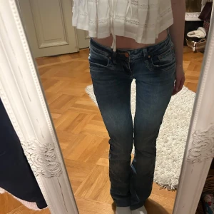 Ltb jeans - Ltb jeans i st w25 L32. Kommer inte till användning och har inga defekter. Passar mig som är 160cm lång. Skicka gärna om du har frågor!