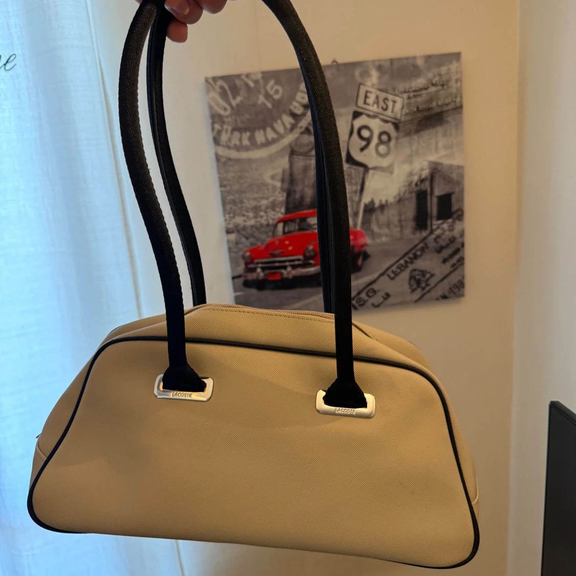 Beige handväska från Lacoste - 1