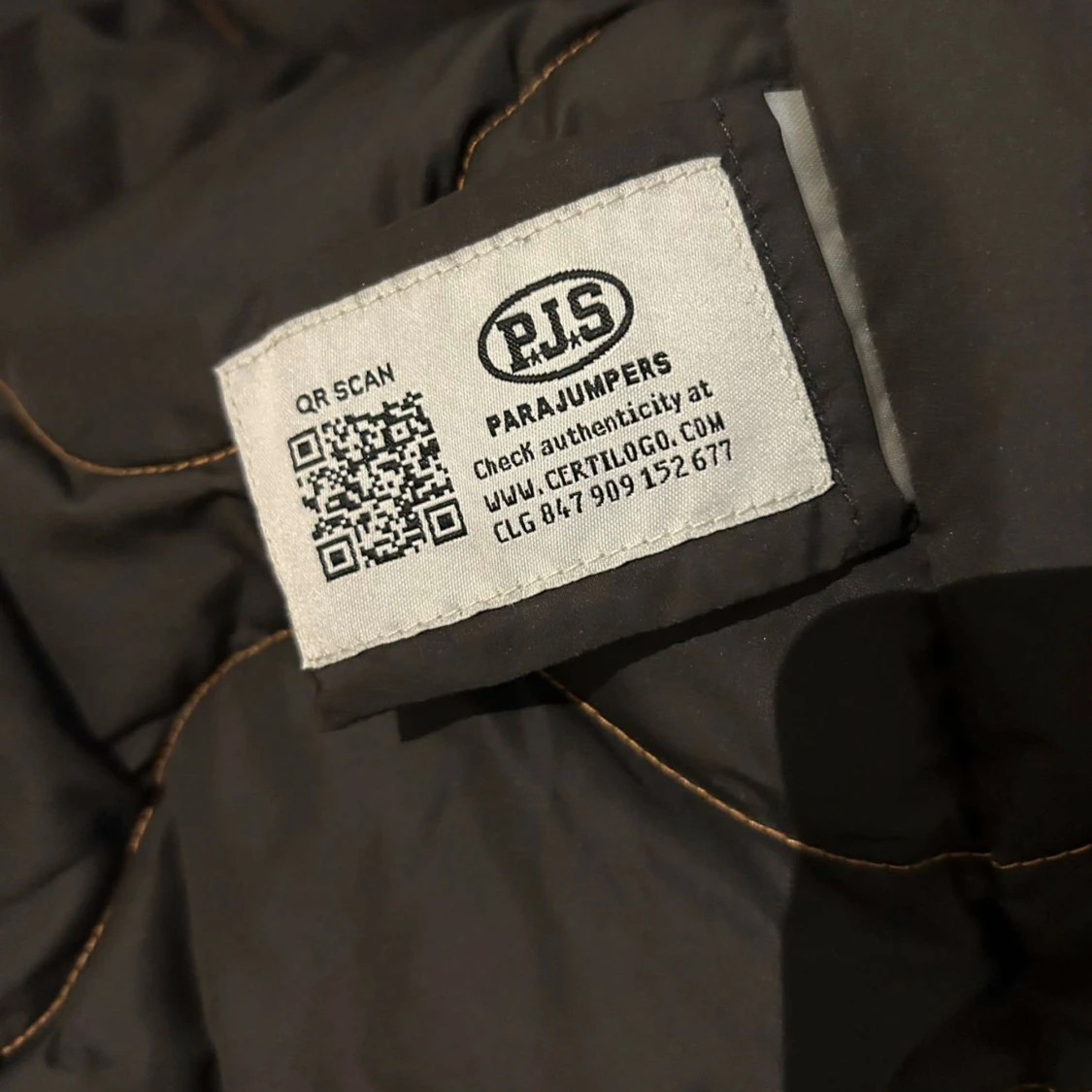 Svart vinterjacka från Parajumpers - 3