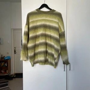 Stickad tröja - Skicket är bra (bilderna visar) Oversized modell