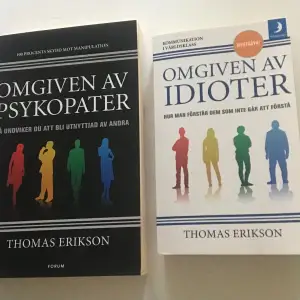 12 böcker i nyskick/fint skick/gott skick. Engelsk och svensk text. Skickar med en bonusbok! För mer info om böckerna kontakta mig eller se separata annonser för en del av böckerna. Två böcker av Melissa Marr fick inte plats, kan skicka info om de! 