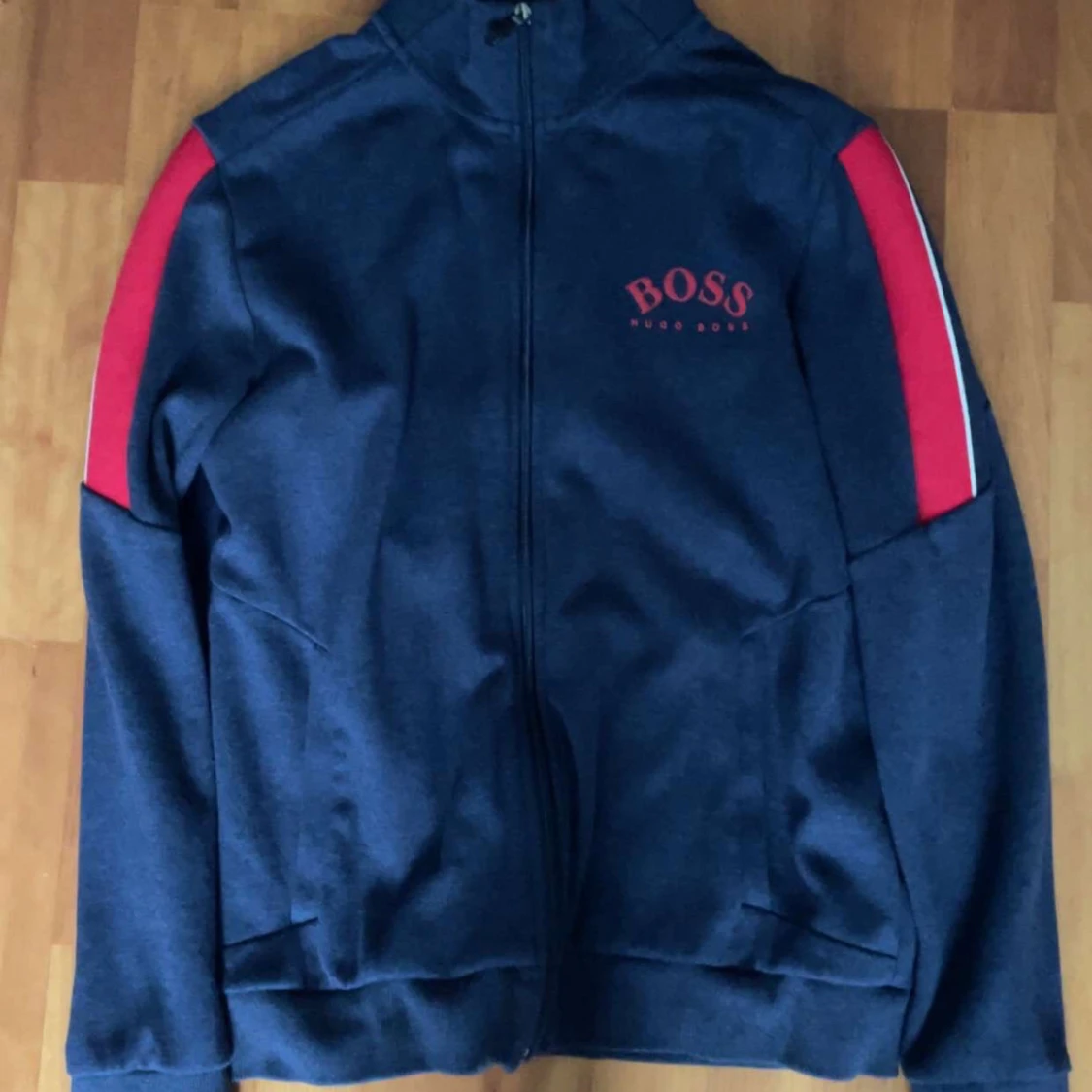 Hugo boss storlek M mycket bra skick 