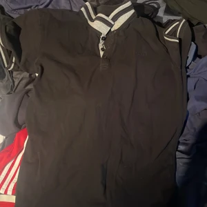 Guess  - Gott skick använd ett par gånger