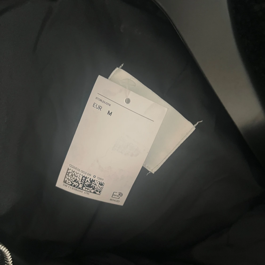 Svart teddyjacka med dragkedja - 91