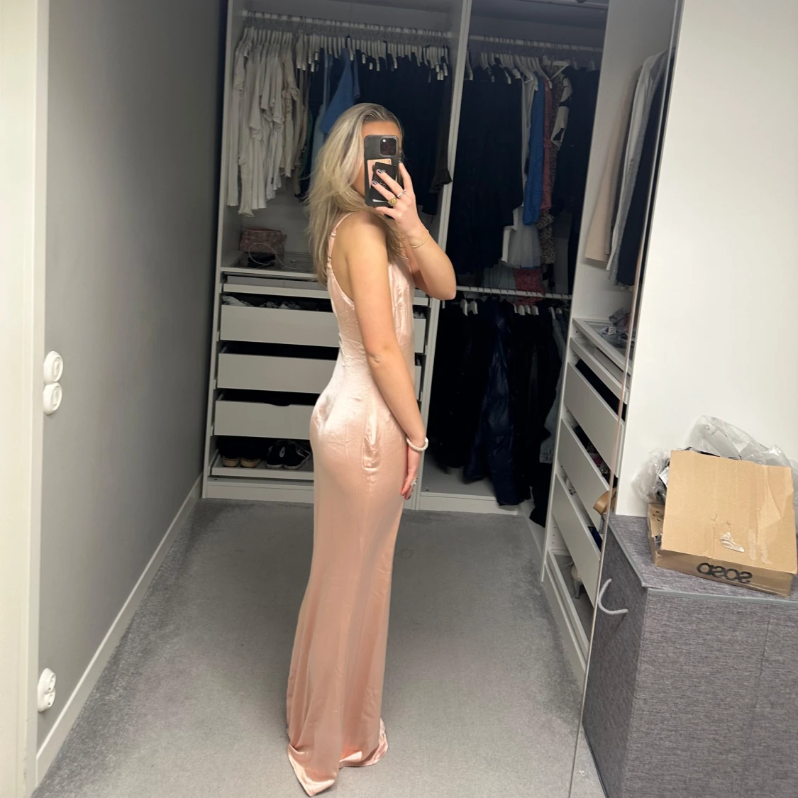 Oanvänd Balklänning  - 1