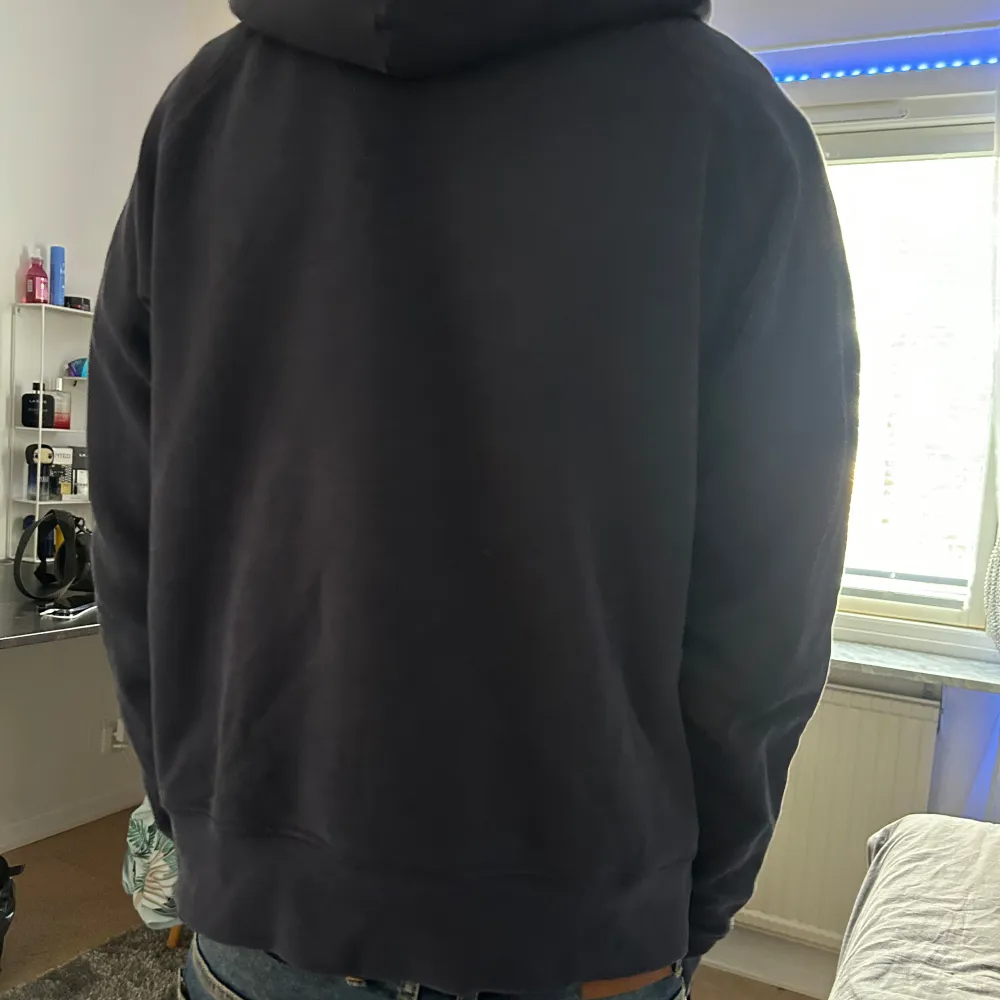  Gant hoodie, använd ett få tal gånger och är i bra skick  Ordinarie priset är 680kr. Hoodies.