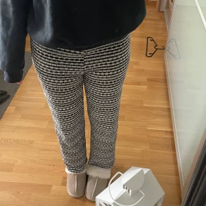 Mönstrade byxor - Från zara