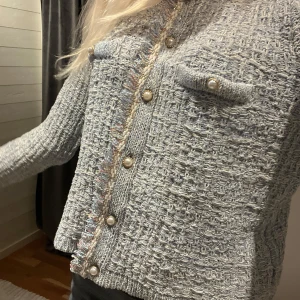 Blus  - Jätte fin blå blus från mango 