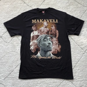 2Pac Graphic Tee - Strl: XL Skick: Brand New