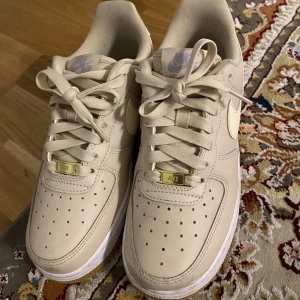 Lite använd - Det är jätte bra skor och bekväm.