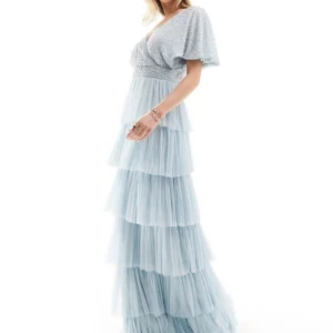 Balklänning  - Balklänning från förra året perfekt stick💙