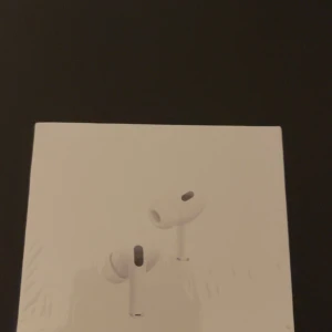 Hörlurar - Helt nya i förpackning, kom aldrig till användning pris kan diskuteras 