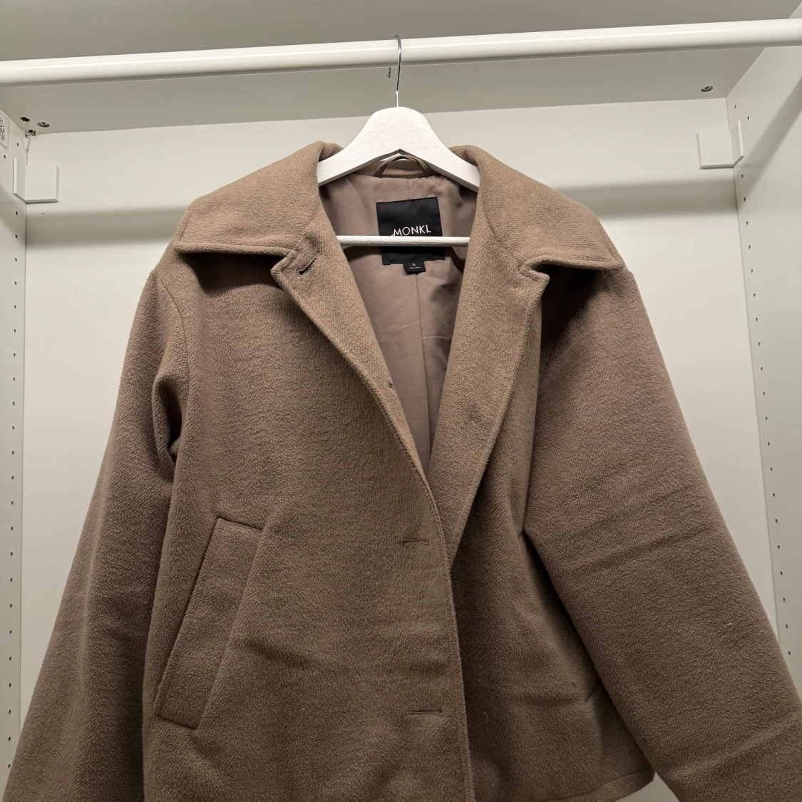 Beige jacka från Monki - 90