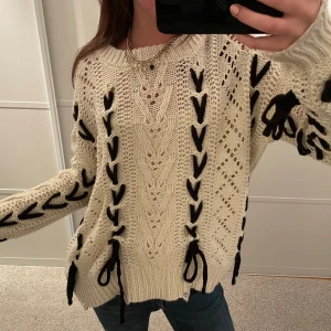 Tröja med knytning - Unik och cool tröja💖 köp gärna genom köp nu💕