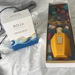 Roja oceania 100ml - Nästan helt ny Roja oceania. 80ml / 100 ml kvar, jätte god doft går knappt och beskriva. Riktig kvalite. Det låga priset beror på att jag glömde boxen i en hyreslägenhet i Spanien så boxen kommer inte med :(