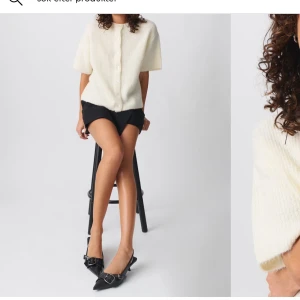 Stickad tröja från gina - Slutsåld stickad tröja från Gina i nyskick knappt använd, säljer inte för mindre än 300, skriv för mer bilder🩷