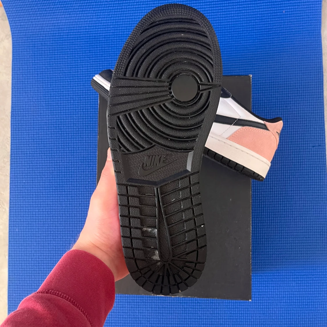 Jordan 1 Low Bleached Coral - 93