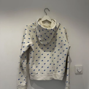 Adidas hoodie  - Super snygg; varsågod 