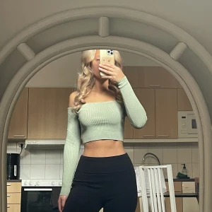 Off shoulder  - Ribbad ljusgrön off shoulder från Missguided💚Oanvänd och inga defekter