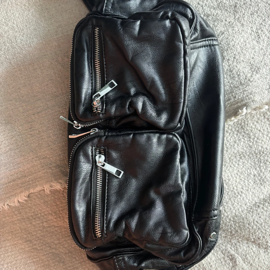 Svart axelväska noella