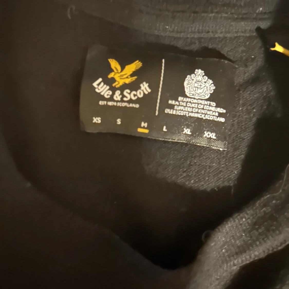 Svart långärmad tröja från Lyle & Scott - 91