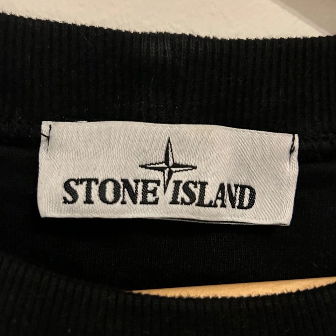 Svart tröja från Stone Island - 2
