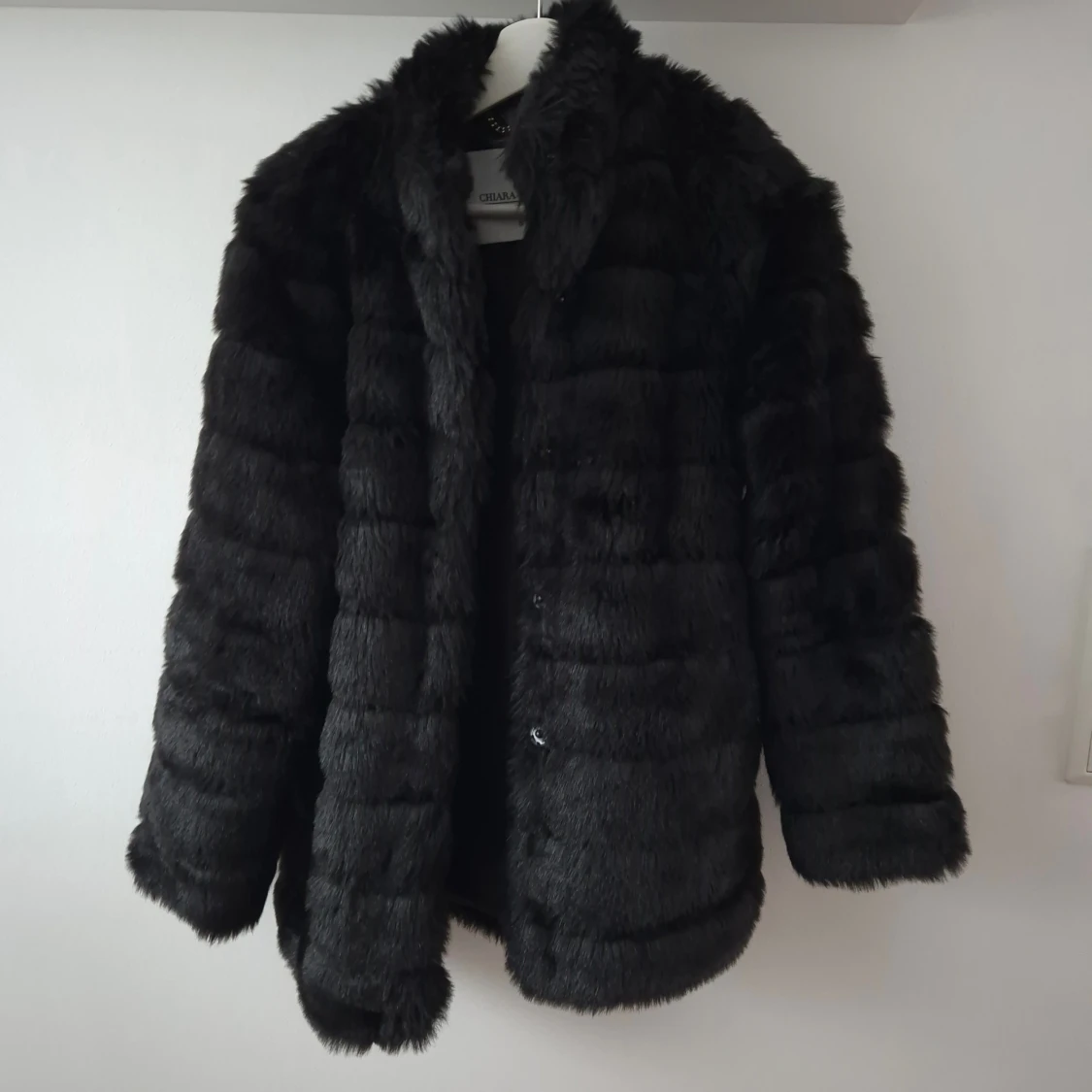 Svart pälsjacka från Chiara Forthi - 93