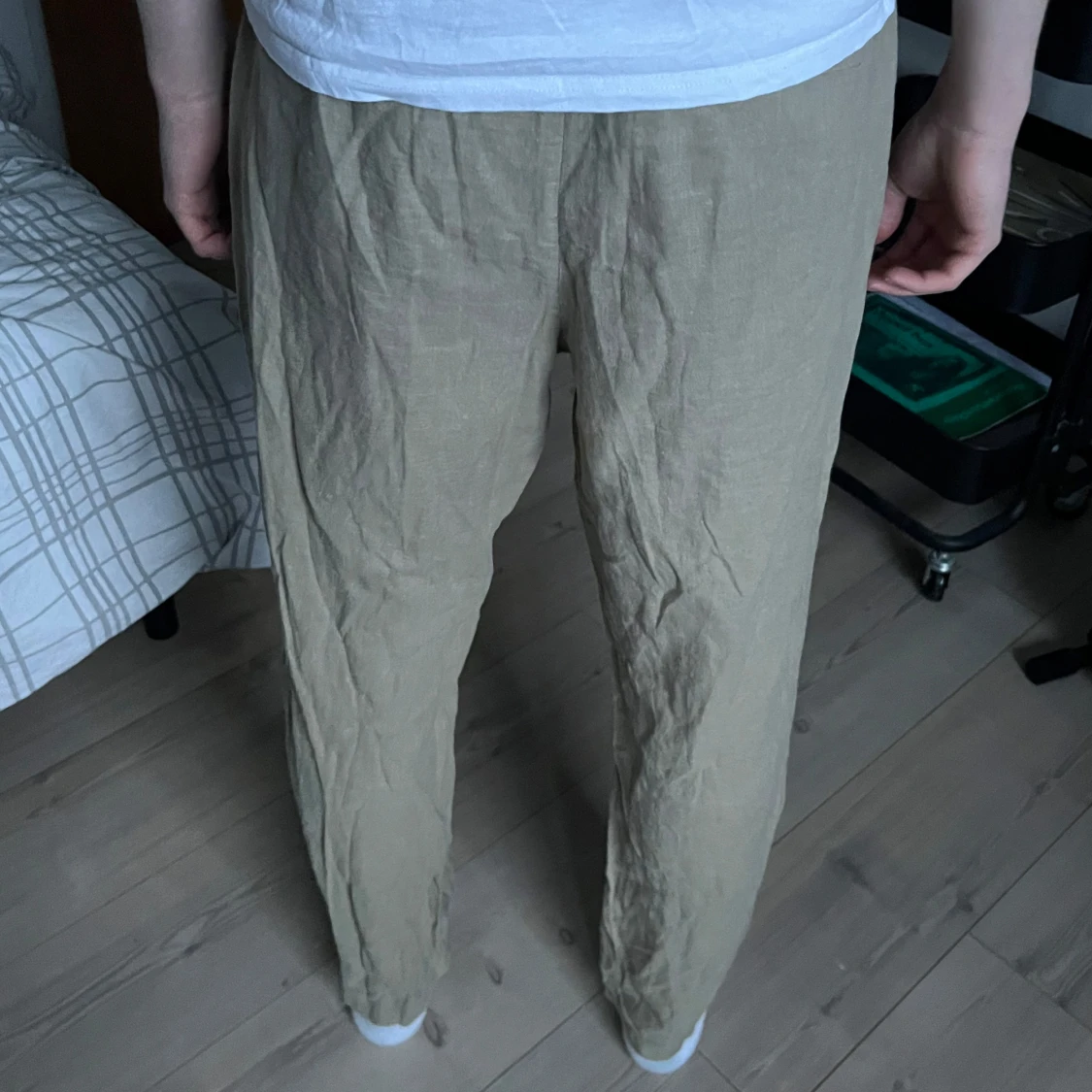 Beige linnebyxor från H&M - 90
