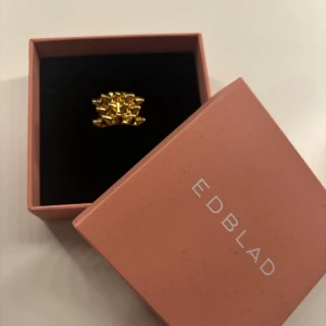Edblad ring - Inga defekter eller tecken på användning. Storlek 16,8 som motsvarar S. Nypris 400:-