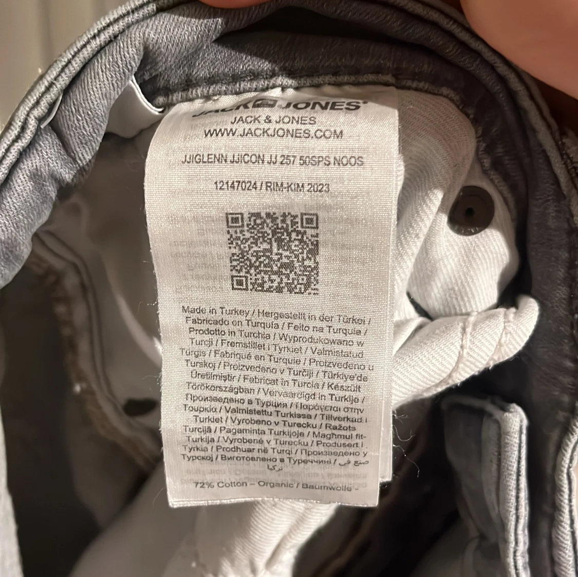 Grå jeans från Jack & Jones - 92