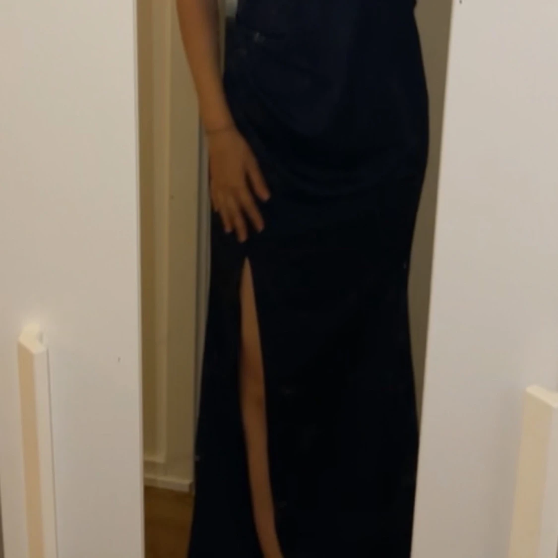 Svart glittrig långklänning - 91