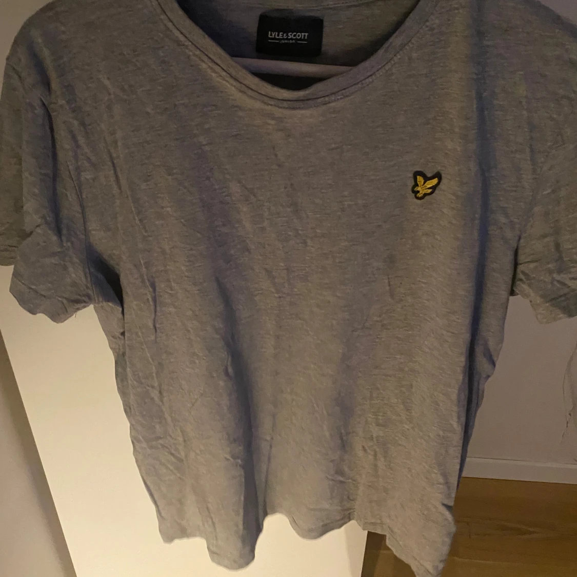 Grå t-shirt från Lyle & Scott