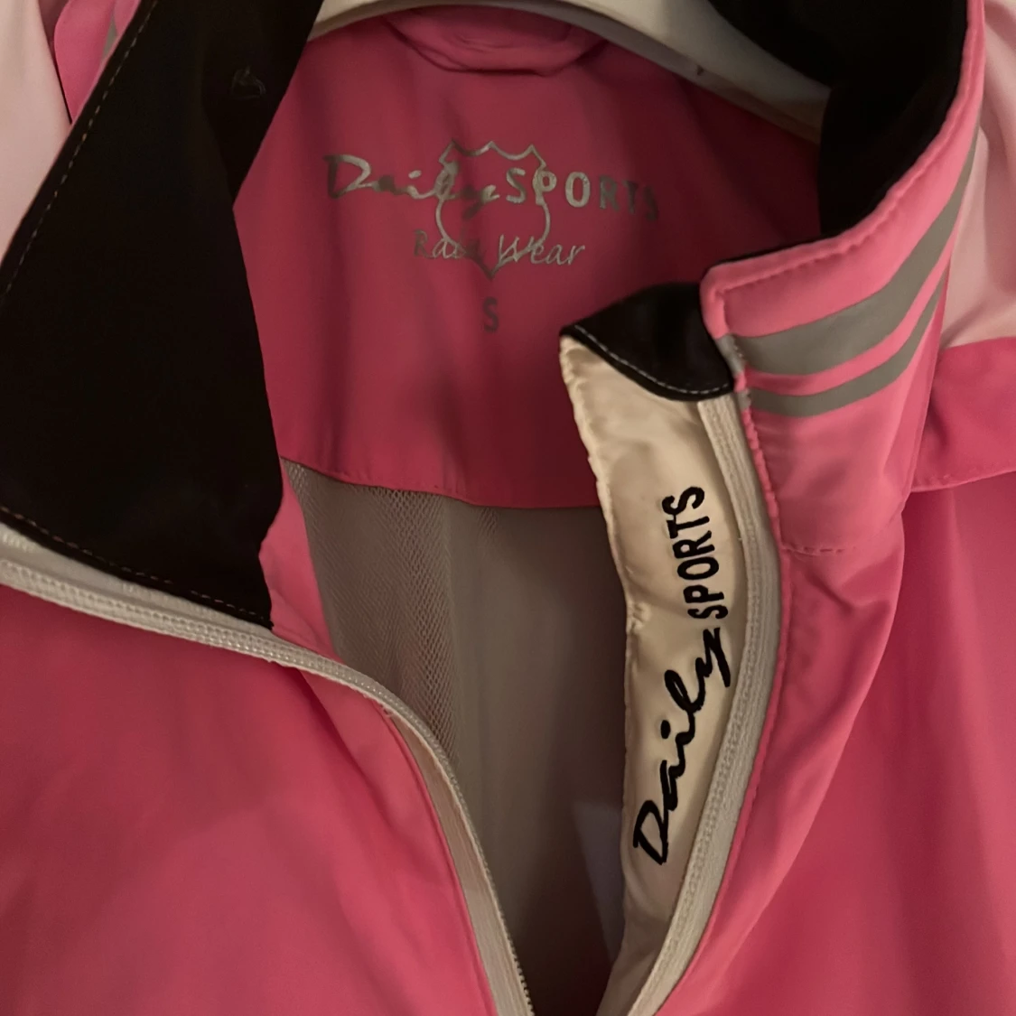 Rosa regnjacka från Daily Sports - 90