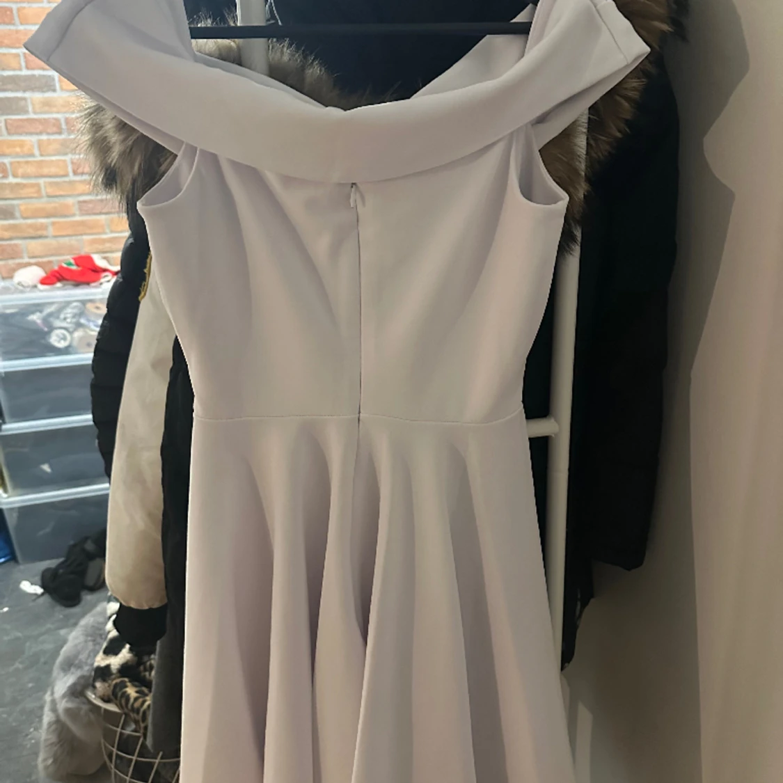 fin vit klänning  - 91