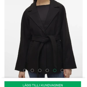 Jacka - Svart populär jacka från Vero Moda, storlek S. Använd fåtal gånger, i princip ny!