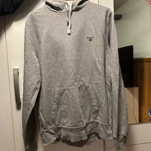Gant hoodie - säljer denna gant hoodie i storlek M skriv vid frågor