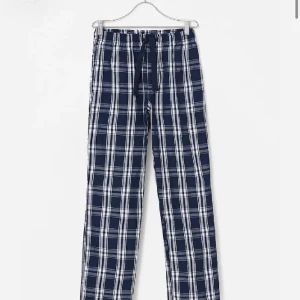 pjyamasbyxor - förkorta för mig annars skit snygga