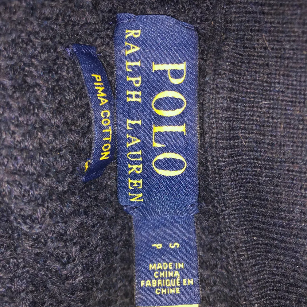 Fet Polo Ralph lauren zip i storlek small, köpt för 800 här på plick. Cond - 8/10.. Hoodies.