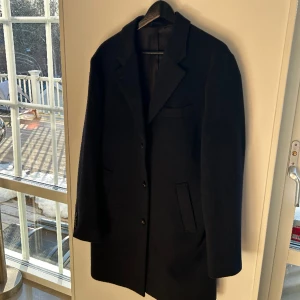 Kaschmirrock John Henrick - Endast använd ett fåtal gånger 10% kaschmir 60% ull 30% bomull Linning i 100% viscose