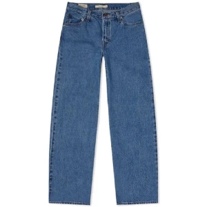 Levis jeans  - Säljer dessa jätte snygga baggy jeans från Levis! Köpt för 1200kr och säljer för bara 574kr 💕 skriv för mer funderingar! 