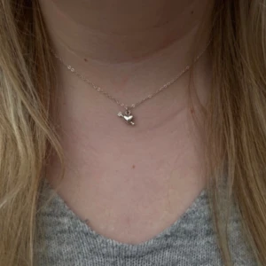 Pierced heart halsband  - 29kr/st, nickelfritt, finns flera i lager 😊 kolla gärna in min instragram ”ebnorth” där jag främst sköter försäljningen💗 